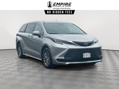 2021 Toyota Sienna LE