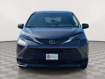 2025 Toyota Sienna LE