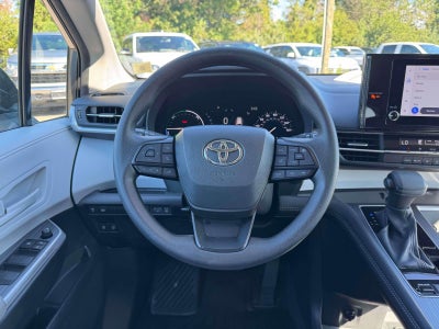 2025 Toyota Sienna LE