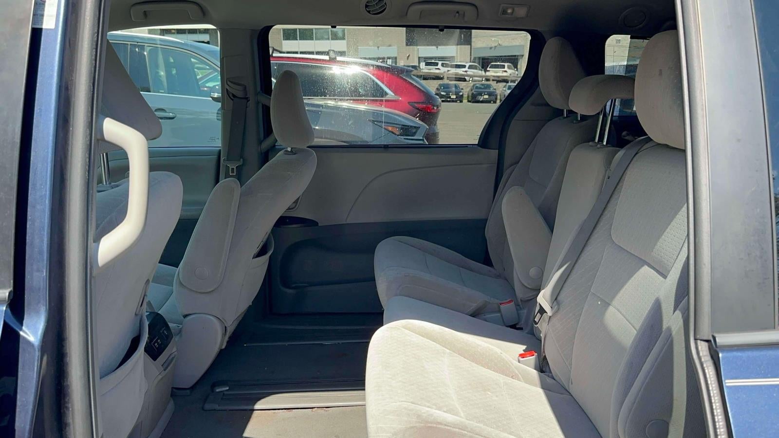 2019 Toyota Sienna LE 8 Passenger