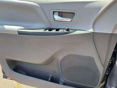2019 Toyota Sienna LE 8 Passenger