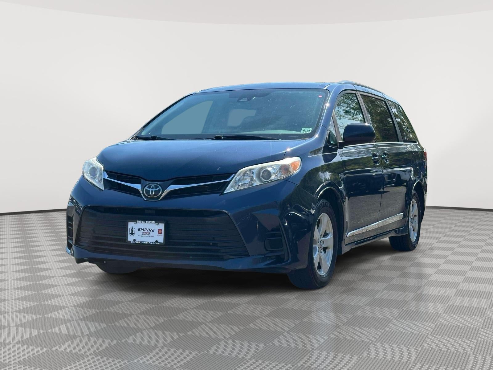 2019 Toyota Sienna LE 8 Passenger