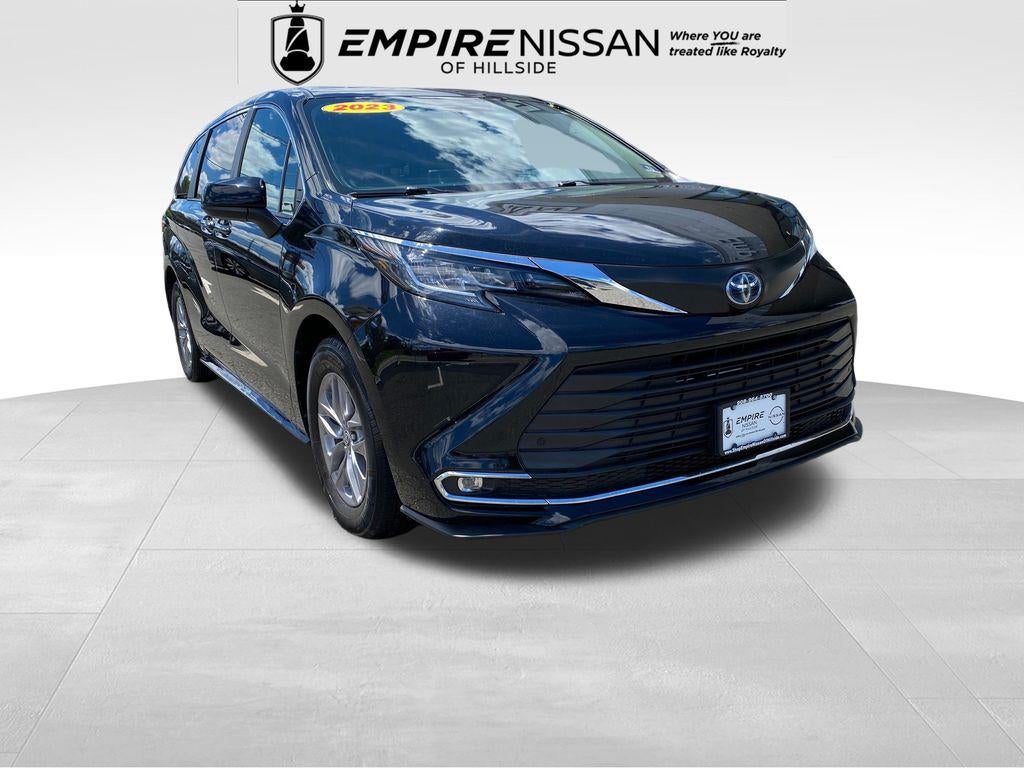 2023 Toyota Sienna XLE