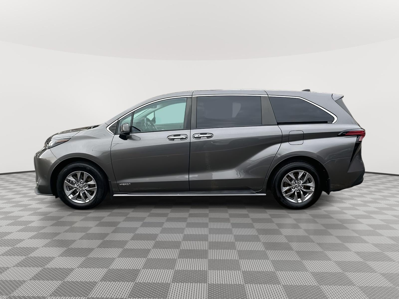 2021 Toyota Sienna XLE
