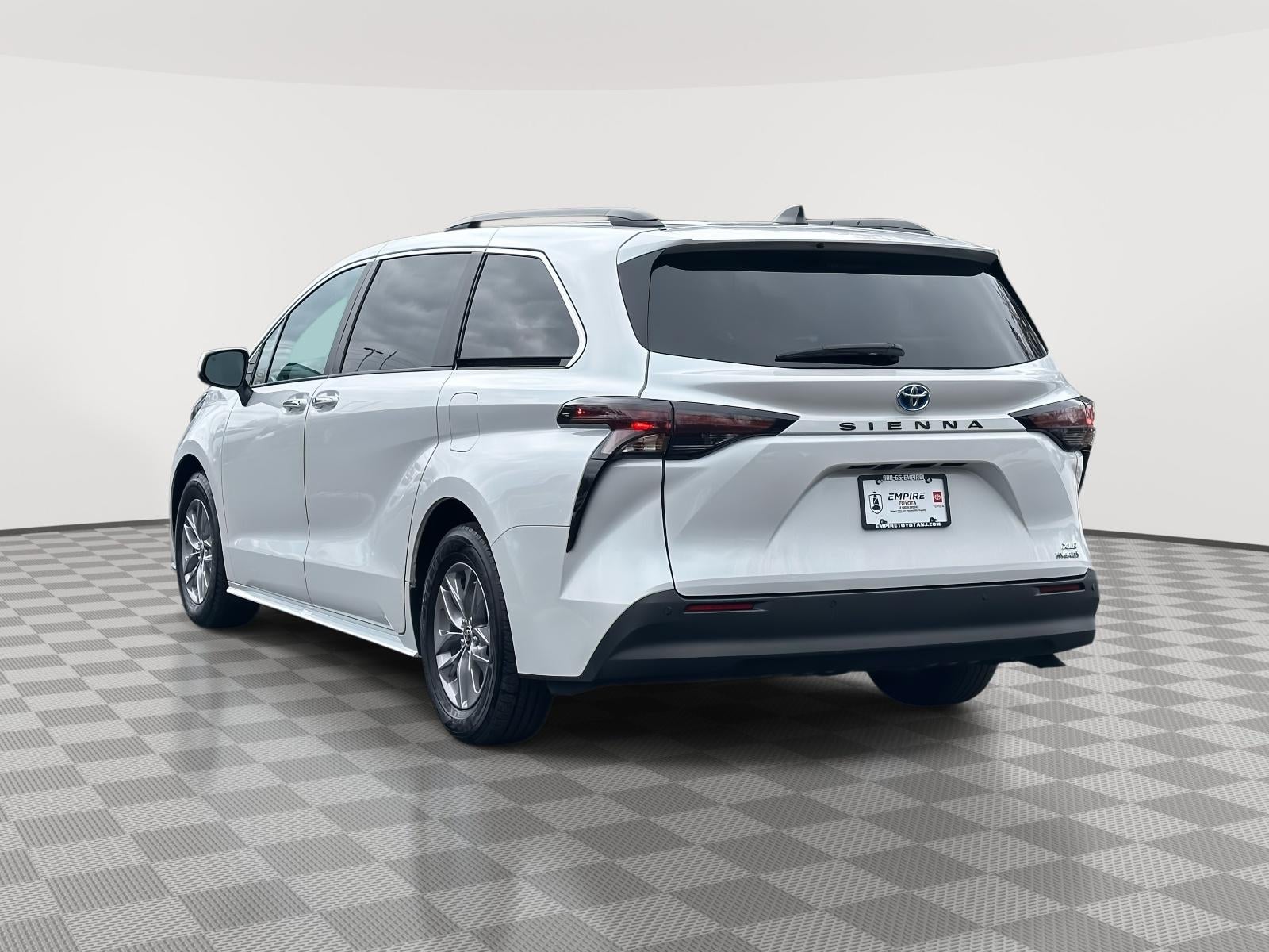 2024 Toyota Sienna XLE