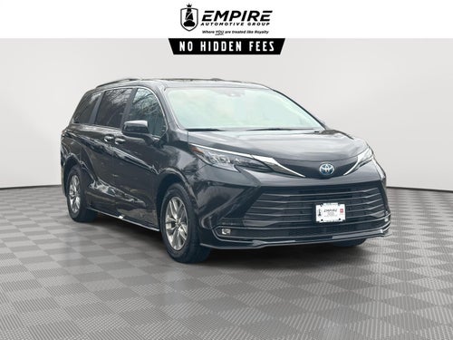 2025 Toyota Sienna XLE 8 Passenger
