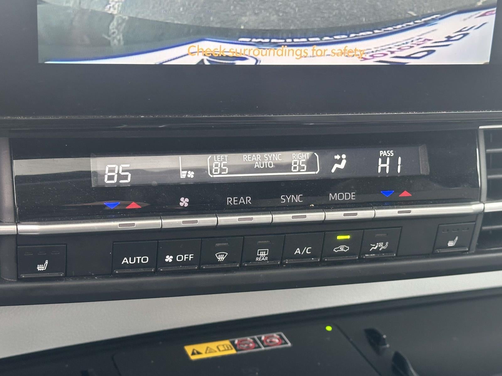 2025 Toyota Sienna XLE 8 Passenger