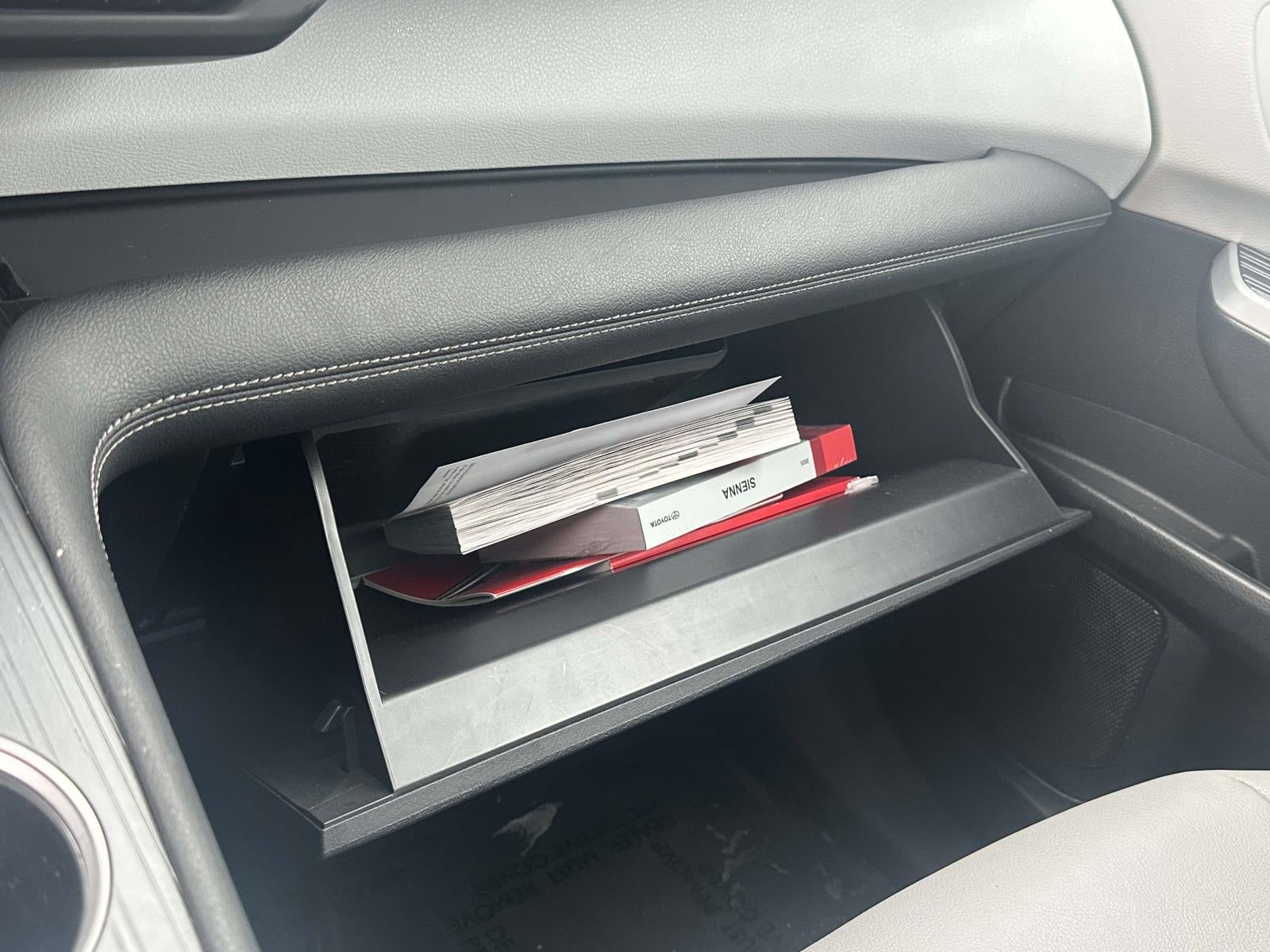 2025 Toyota Sienna XLE 8 Passenger