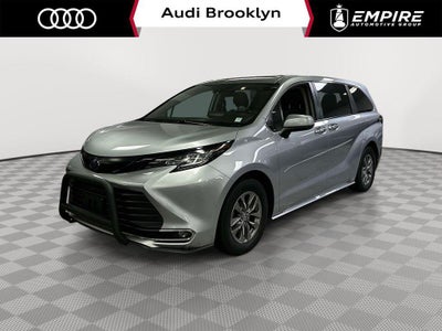 2023 Toyota Sienna XLE