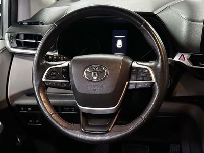 2023 Toyota Sienna XLE