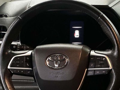 2023 Toyota Sienna XLE