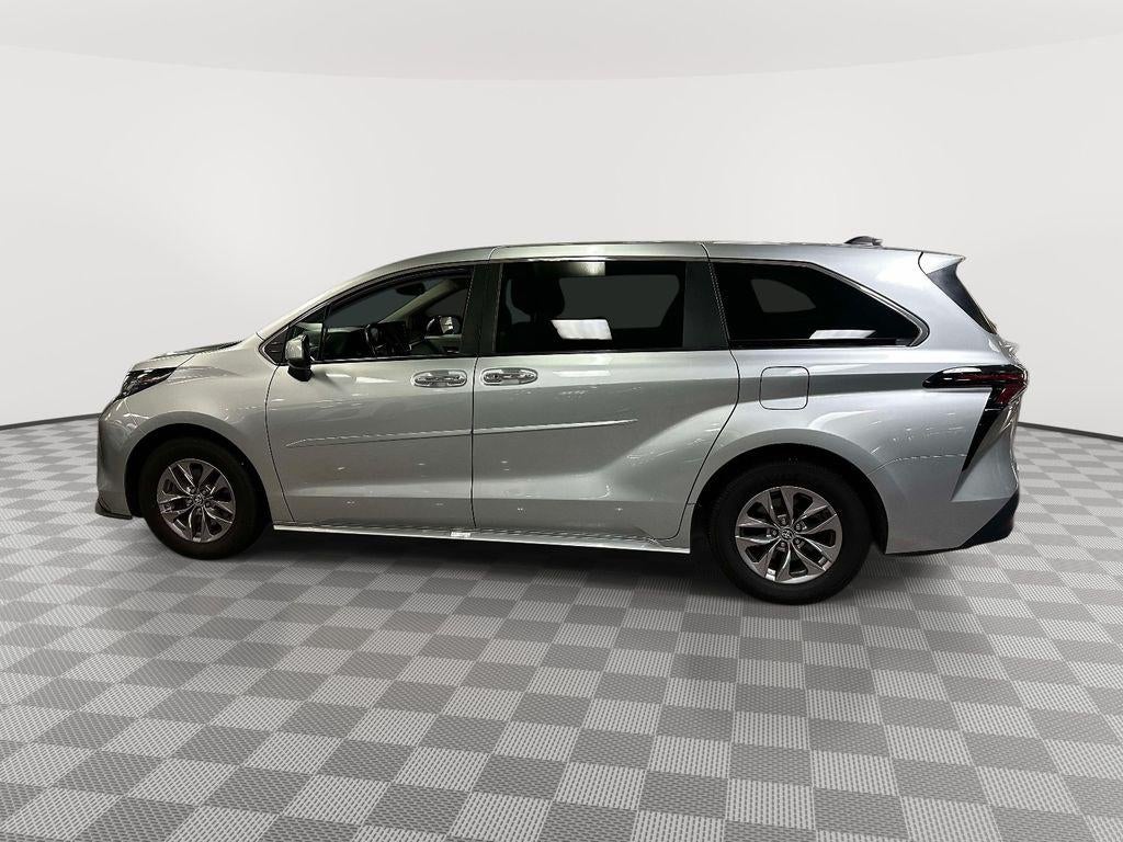2023 Toyota Sienna XLE