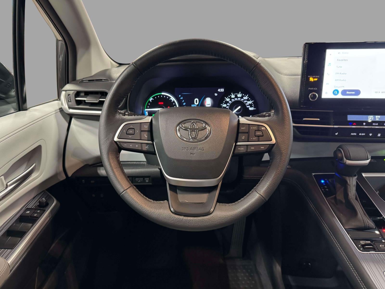 2025 Toyota Sienna XLE