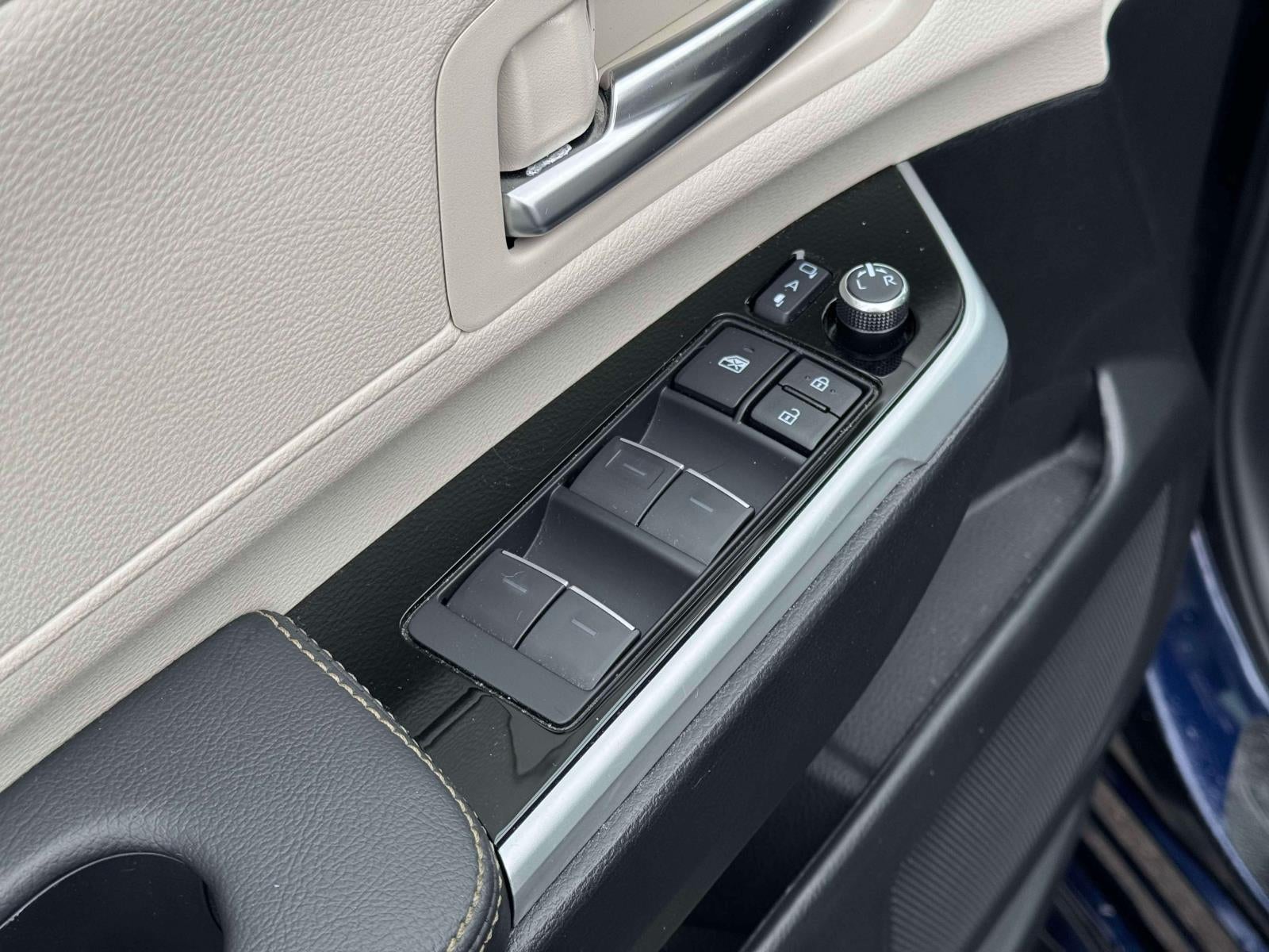 2025 Toyota Sienna Limited