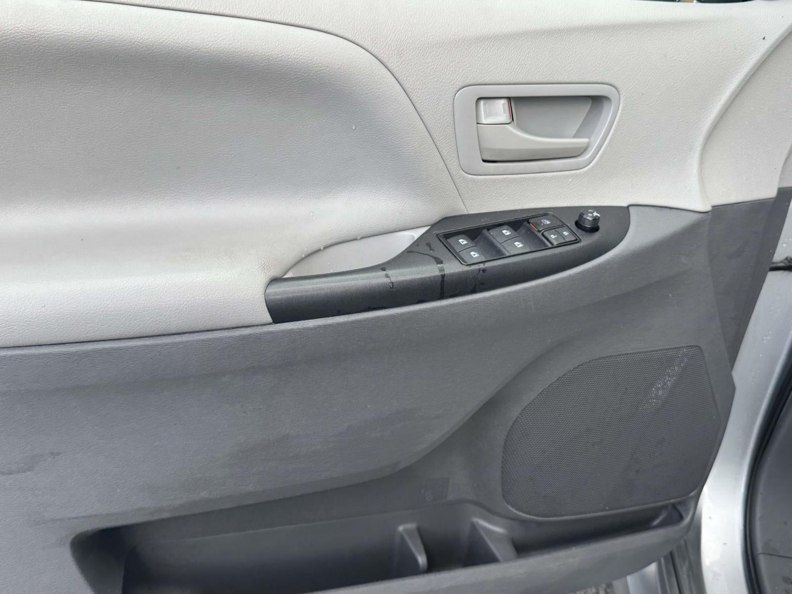 2019 Toyota Sienna L 7 Passenger