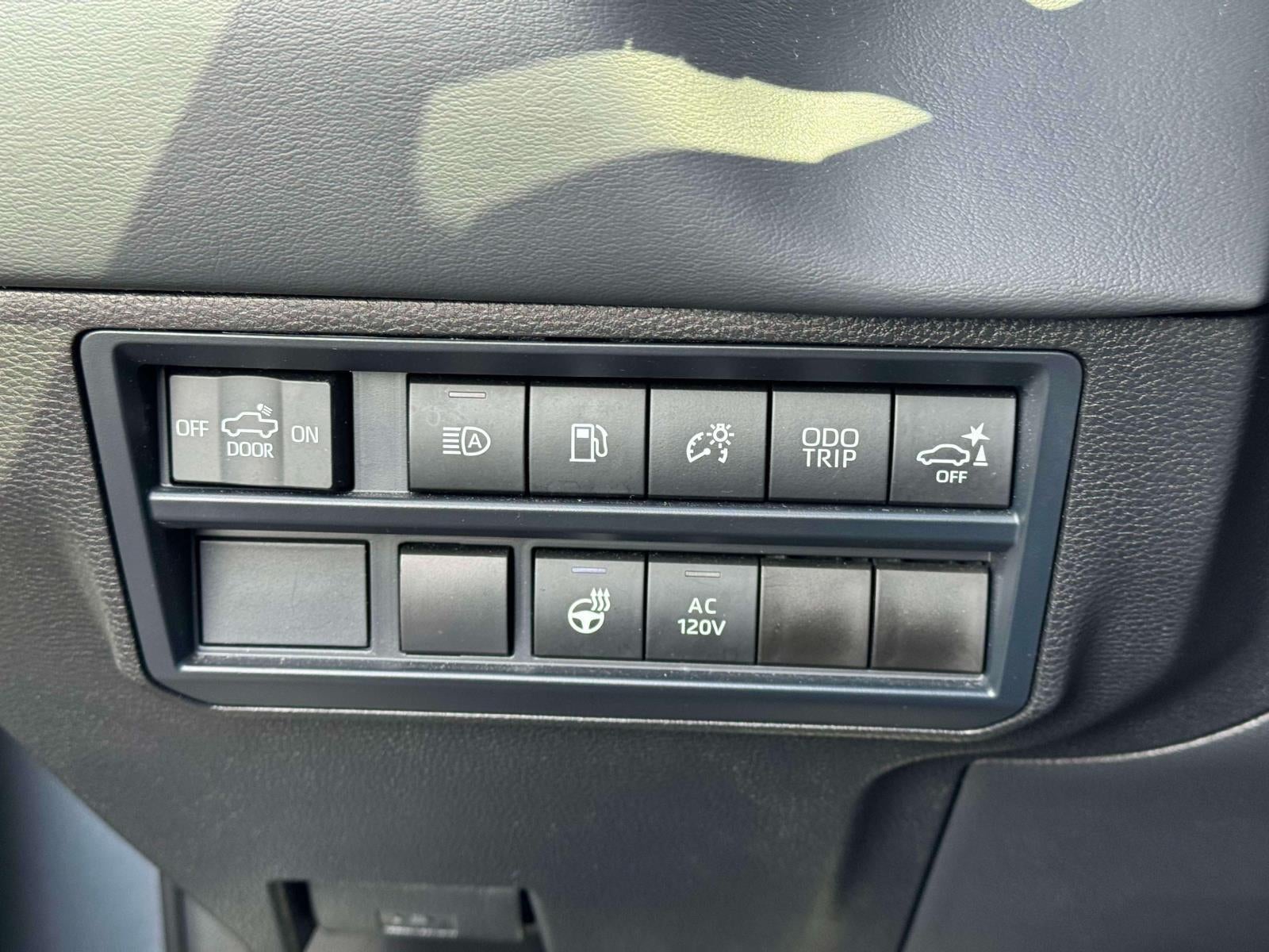 2025 Toyota Tundra Hybrid Platinum Hybrid CrewMax 5.5 Bed
