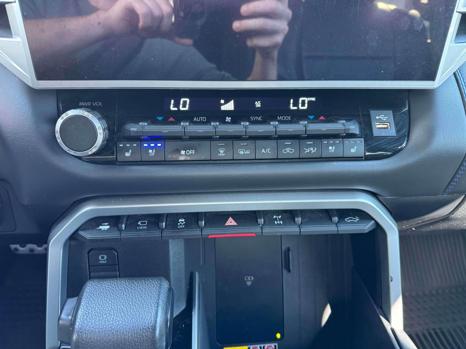 2025 Toyota Tundra Hybrid Platinum Hybrid CrewMax 5.5 Bed