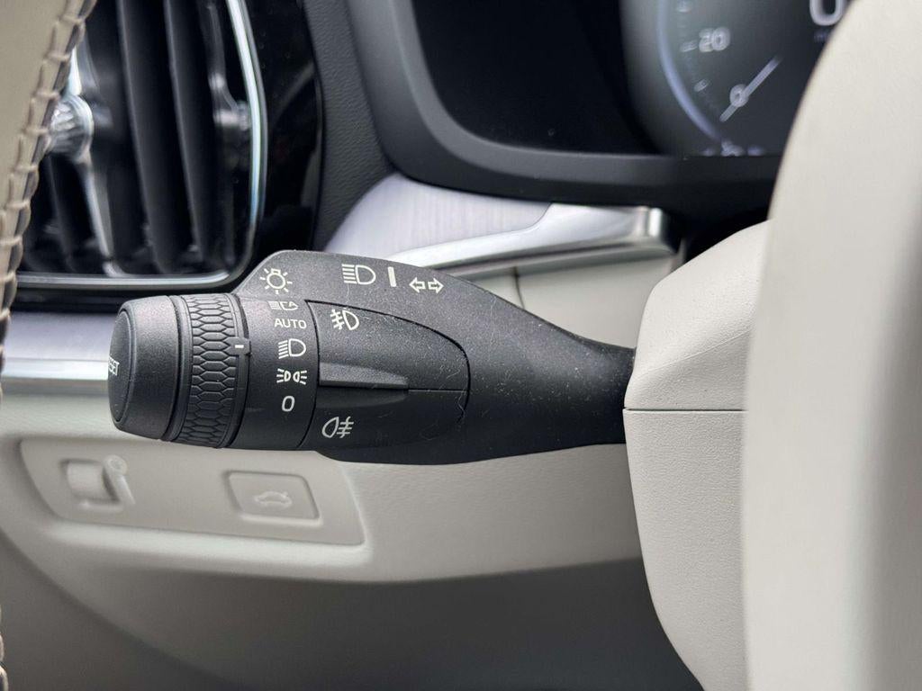 2020 Volvo S60 T5 Momentum