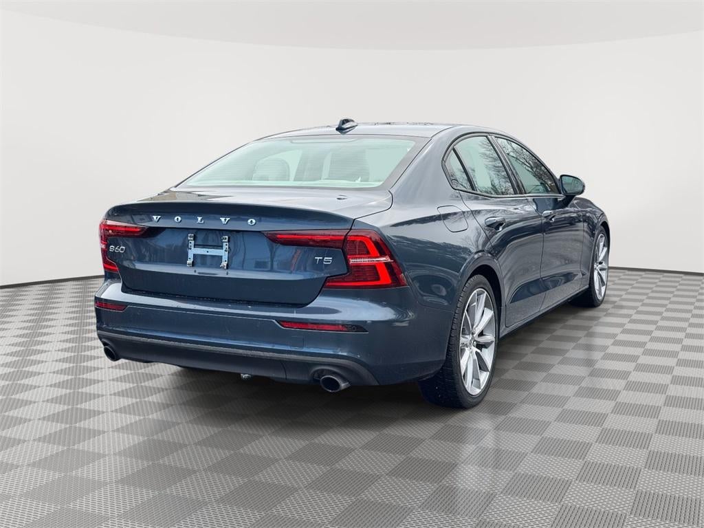 2020 Volvo S60 T5 Momentum