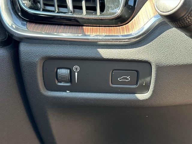 2021 Volvo S60 T6 Momentum