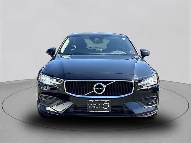 2021 Volvo S60 T6 Momentum