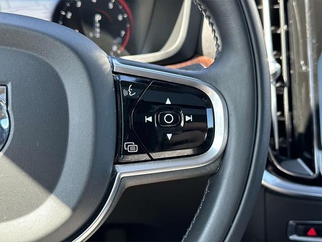 2021 Volvo S60 T6 Momentum