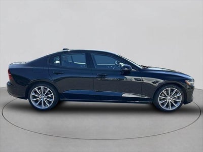 2021 Volvo S60 T6 Momentum