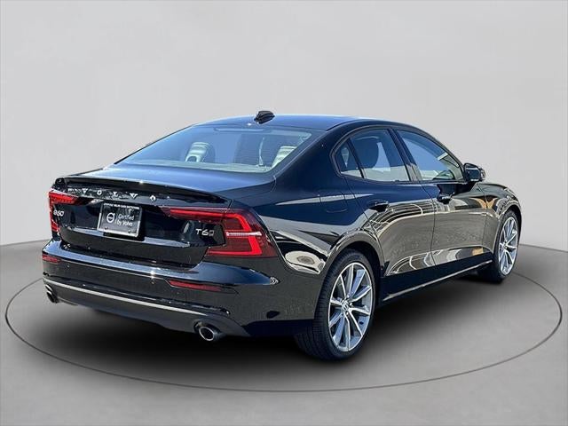 2021 Volvo S60 T6 Momentum