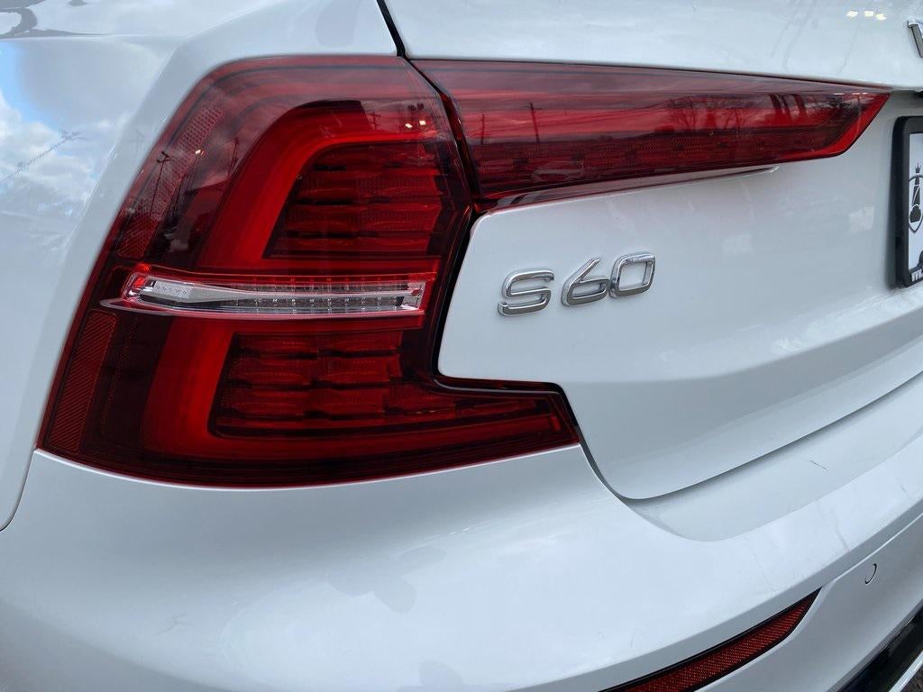 2024 Volvo S60 B5 Plus Dark Theme