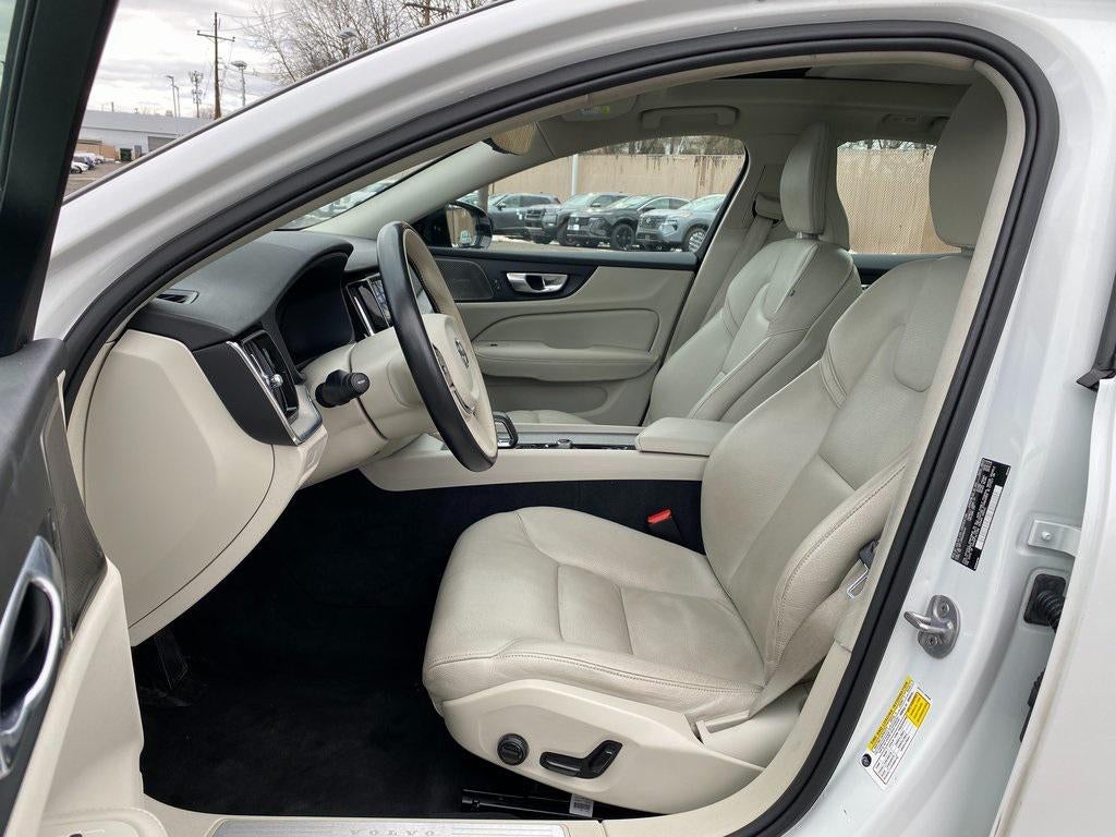 2024 Volvo S60 B5 Plus Dark Theme