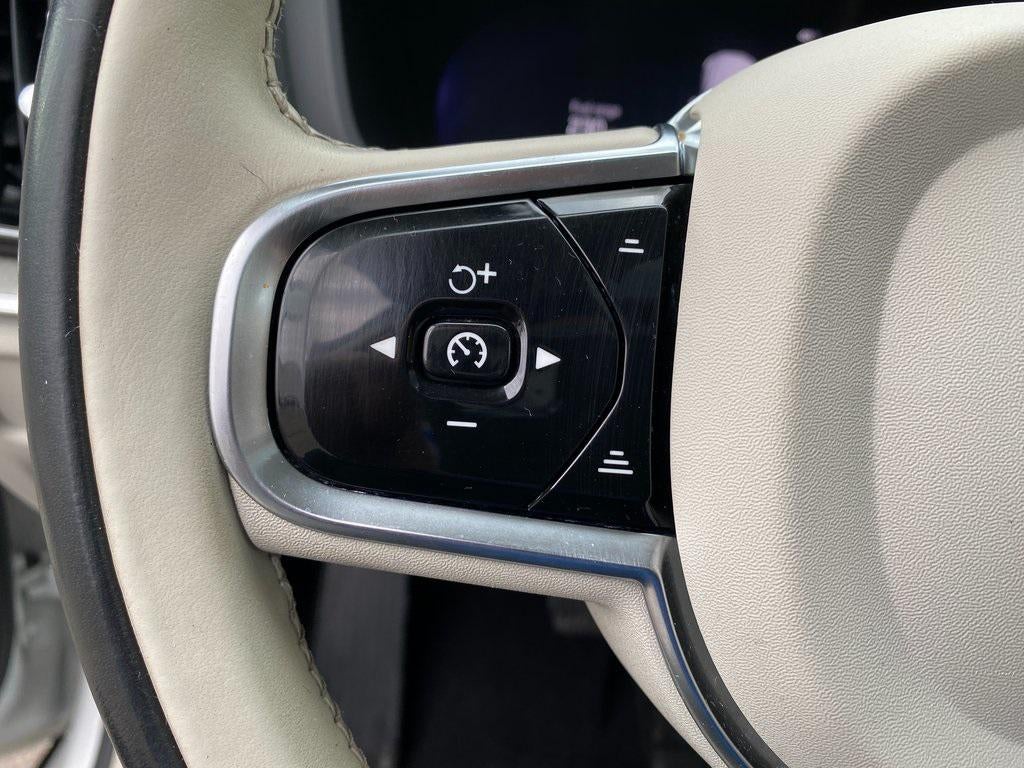 2024 Volvo S60 B5 Plus Dark Theme