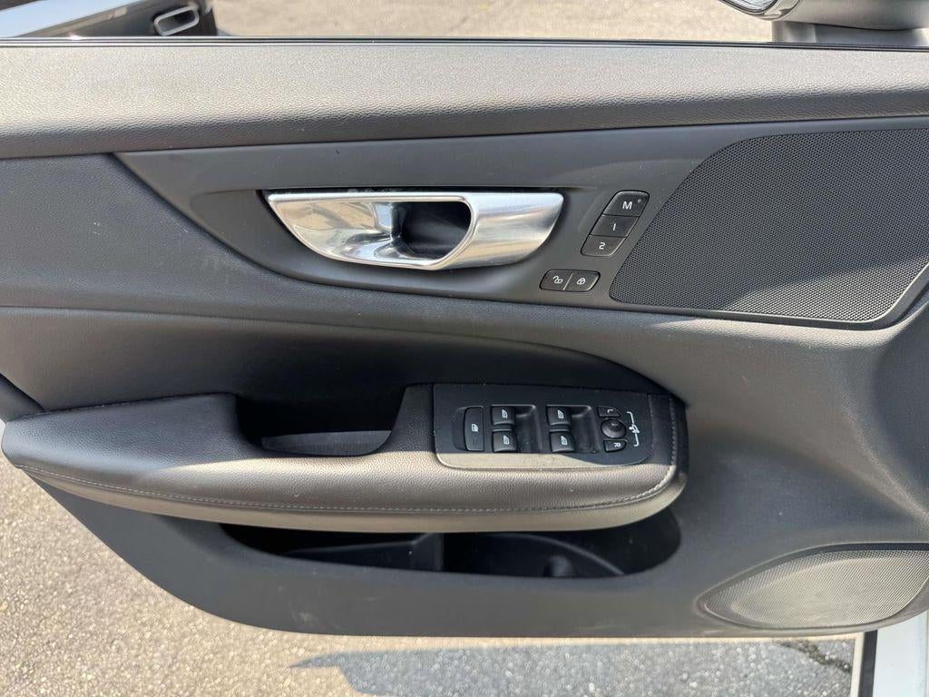 2023 Volvo S60 B5 Plus Black Edition