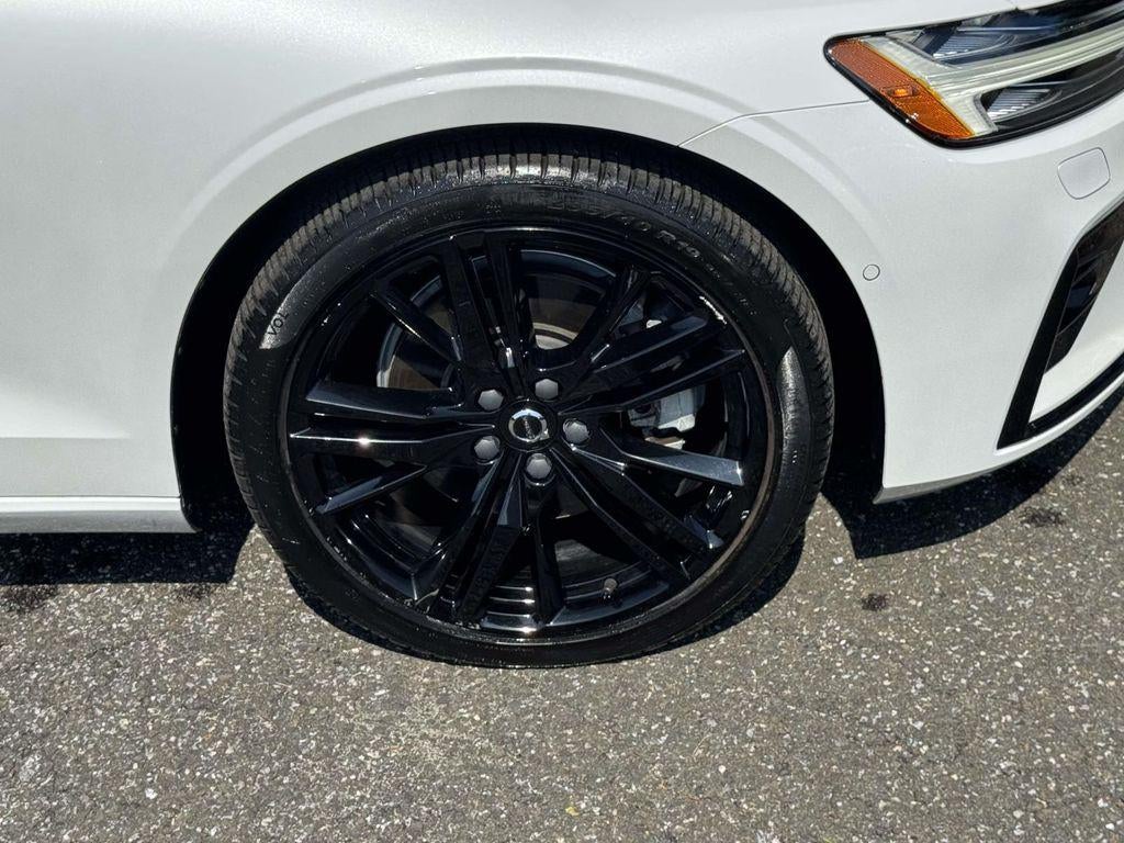 2024 Volvo S60 B5 Plus Black Edition