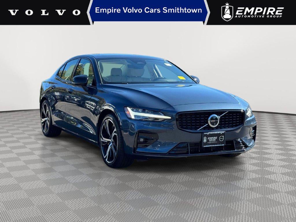 2024 Volvo S60 B5 Plus Dark Theme