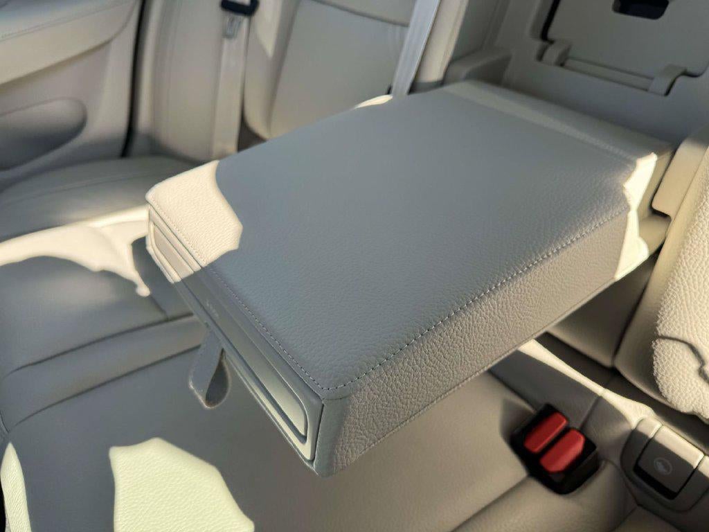 2024 Volvo S60 B5 Plus Dark Theme