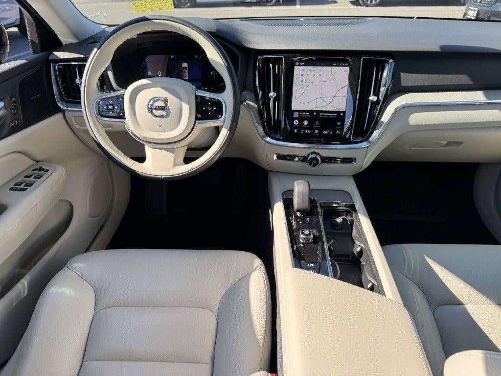 2024 Volvo S60 B5 Plus Dark Theme