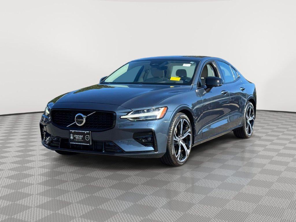 2024 Volvo S60 B5 Plus Dark Theme