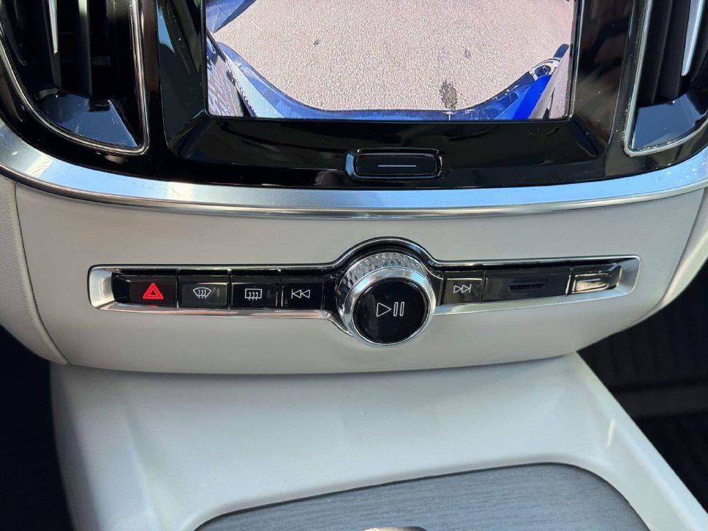 2024 Volvo S60 B5 Plus Dark Theme