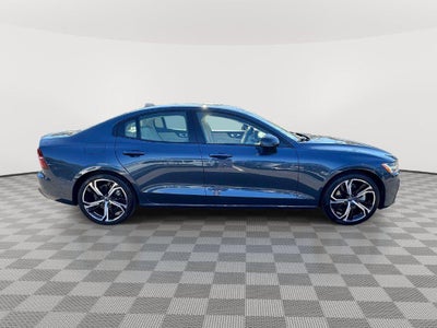 2024 Volvo S60 B5 Plus Dark Theme