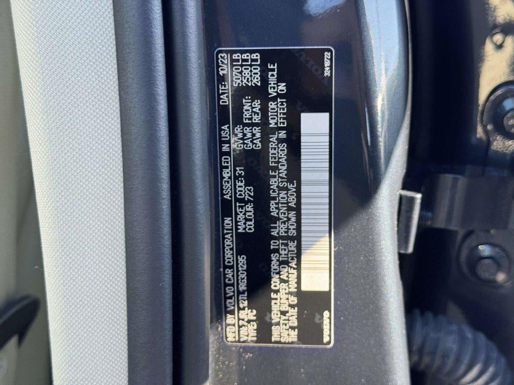 2024 Volvo S60 B5 Plus Dark Theme