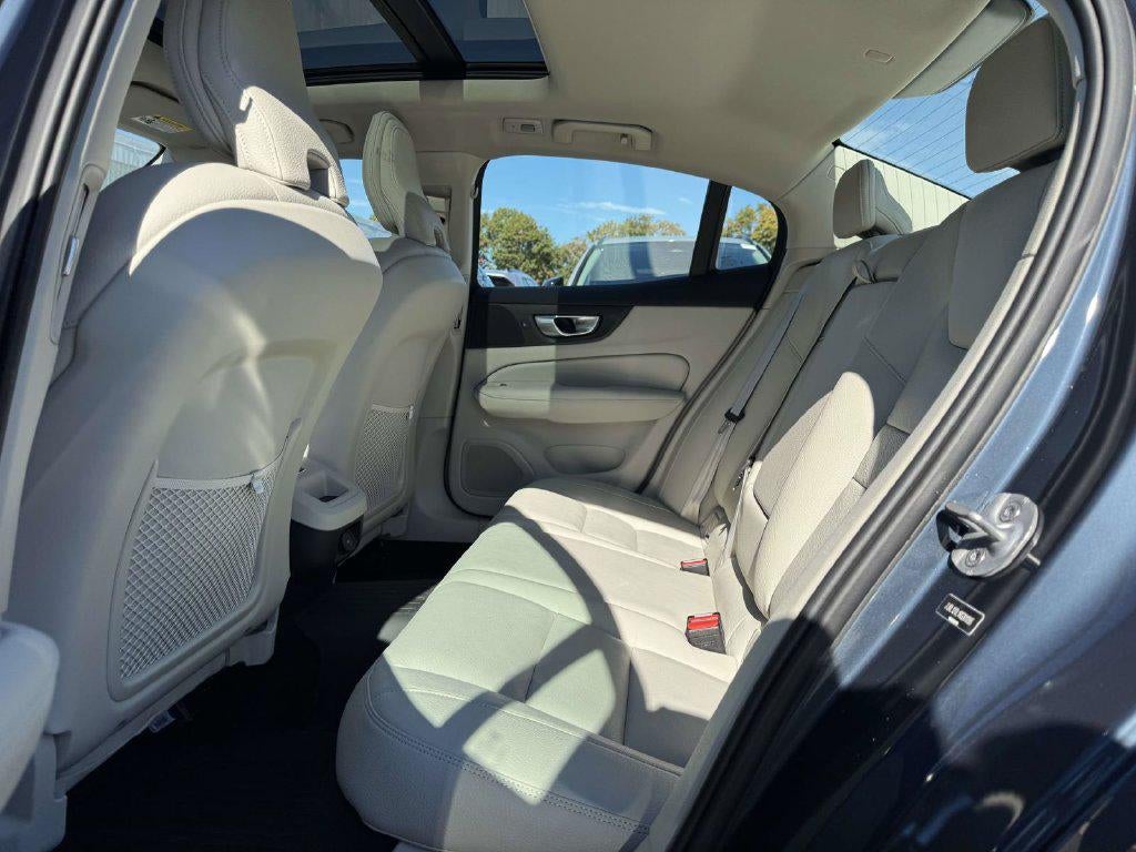 2024 Volvo S60 B5 Plus Dark Theme