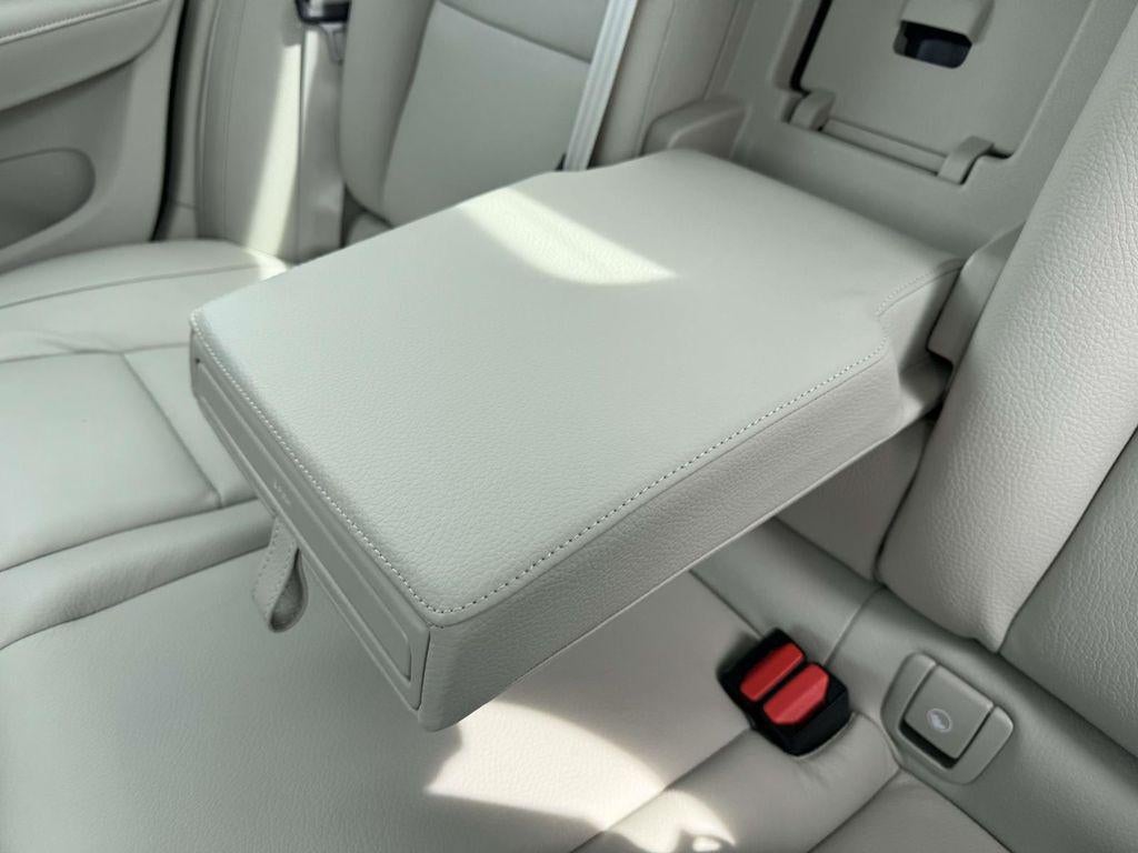 2024 Volvo S60 B5 Plus Dark Theme