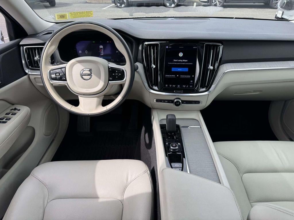 2024 Volvo S60 B5 Plus Dark Theme