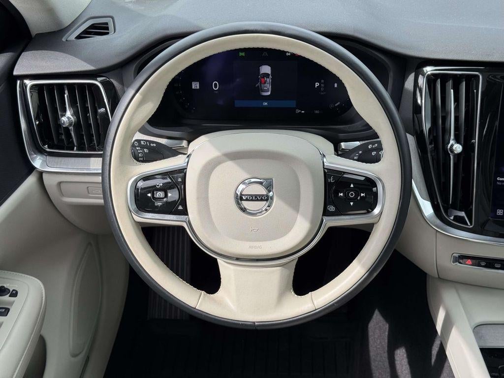 2024 Volvo S60 B5 Plus Dark Theme