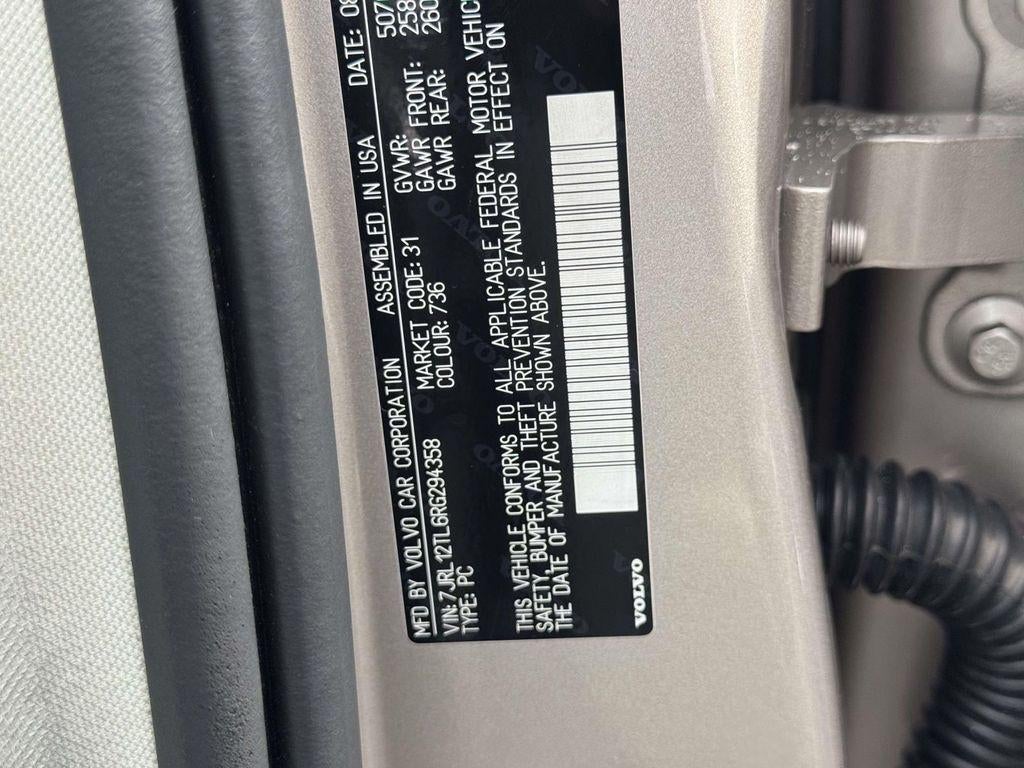 2024 Volvo S60 B5 Plus Dark Theme