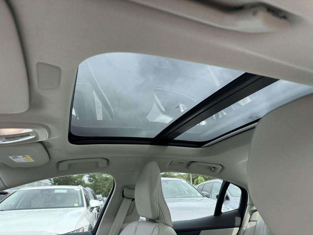 2024 Volvo S60 B5 Plus Dark Theme