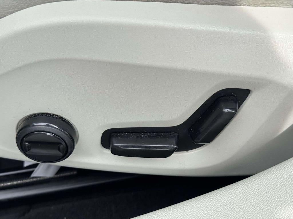 2024 Volvo S60 B5 Plus Dark Theme