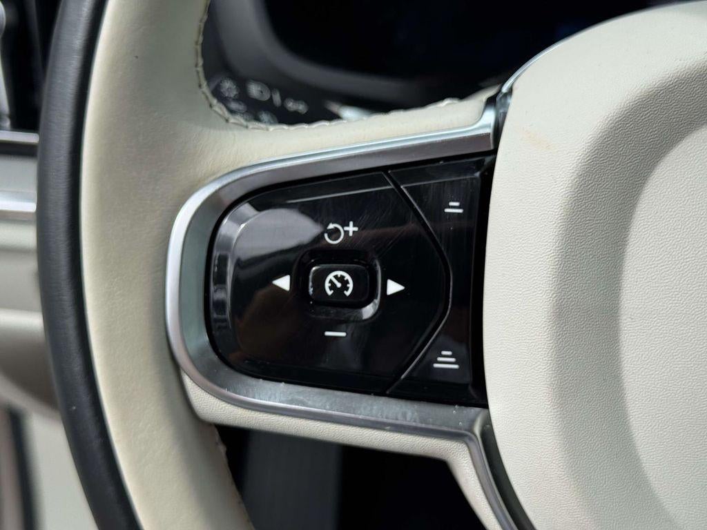 2024 Volvo S60 B5 Plus Dark Theme