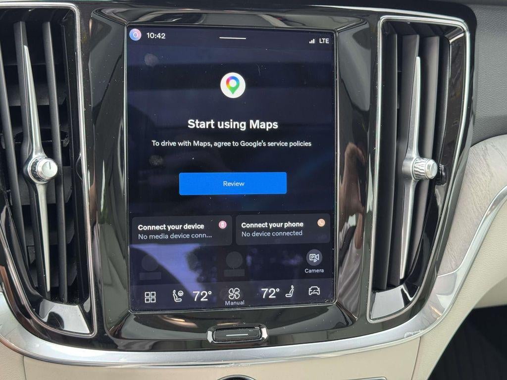 2024 Volvo S60 B5 Plus Dark Theme
