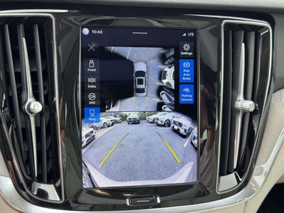 2024 Volvo S60 B5 Plus Dark Theme